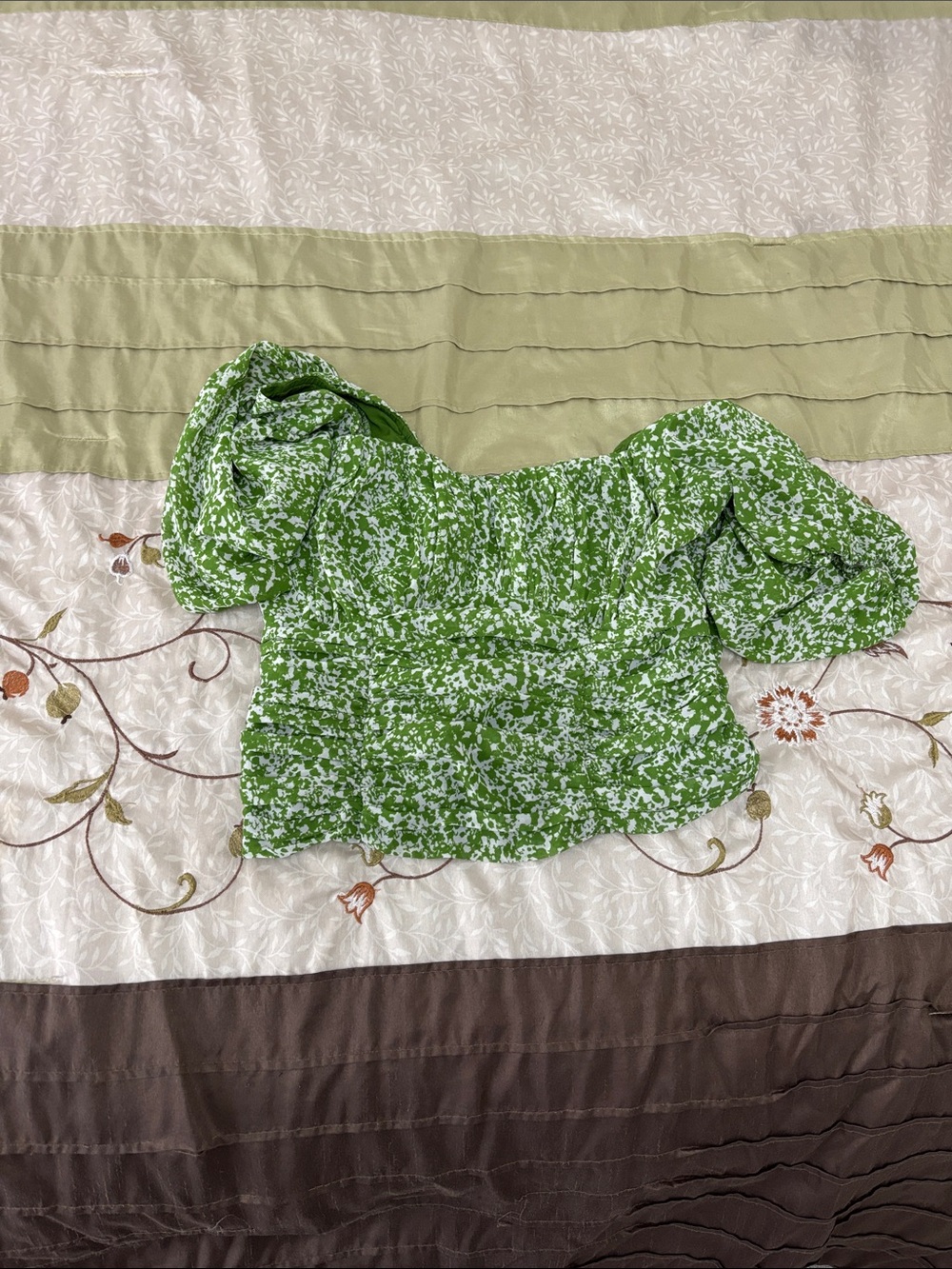 Abercrombie & Fitch Green Floral Puff Sleeve Top